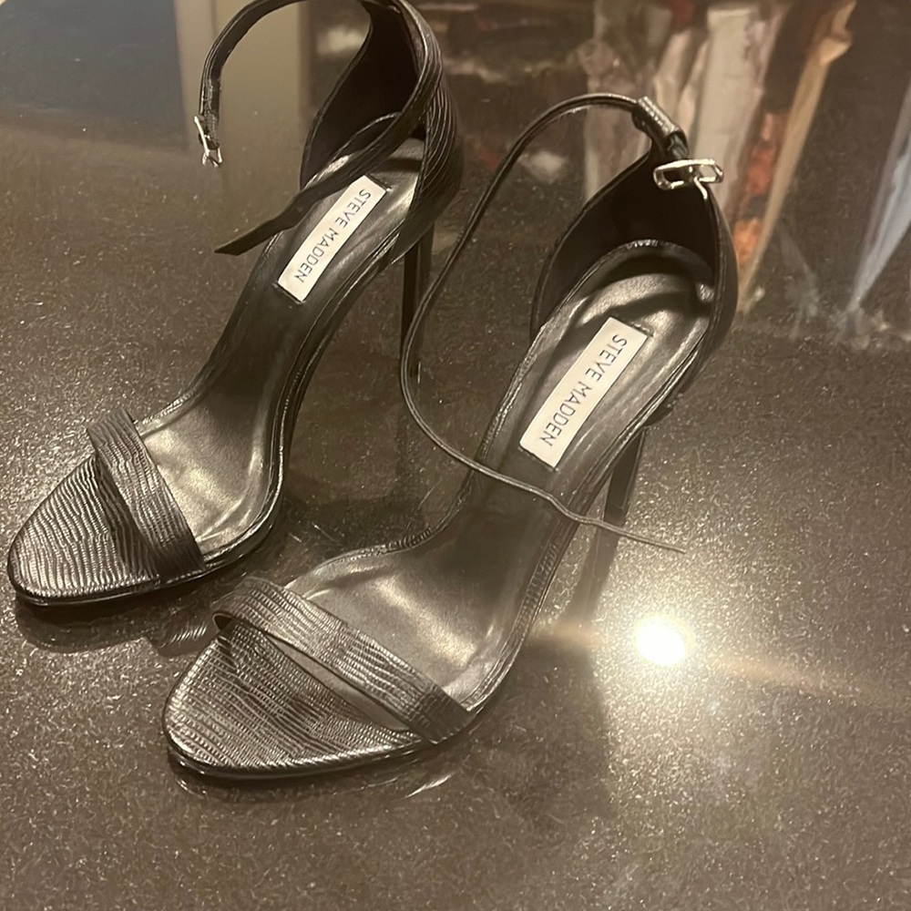 NEW Steve Madden sandals size 7.5